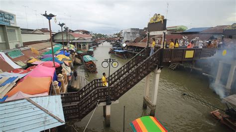 Amphawa Floating Market, Samut Songkhram, Thailand 1623819 Stock Video ...