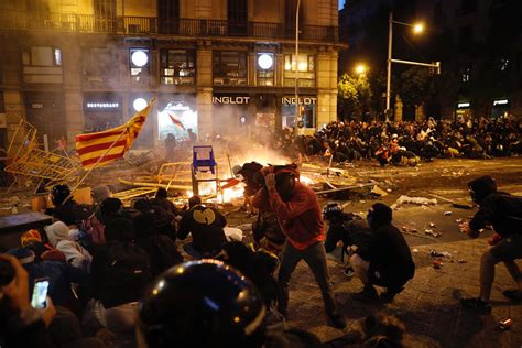 Amnistiados 13 policías nacionales acusados de detención ilegal de una