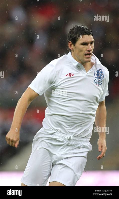 GARETH BARRY ENGLAND & ASTON VILLA FC WEMBLEY STADIUM LONDON ENGLAND 28 ...