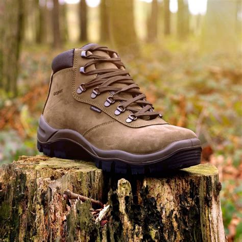 5 Benefits Of Wearing Lightweight Hiking Boots Grisport