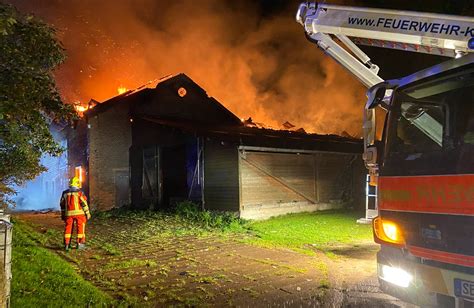 Großbrand auf landwirtschaftlichem Betrieb Stallungen in Flammen