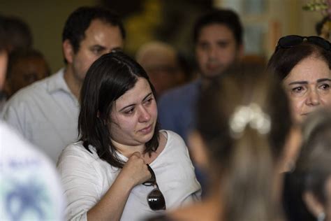 Após assassinato do irmão médico no Rio deputada Sâmia Bomfim se