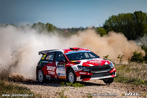 Llarena Efrén Fernández Sara Škoda Fabia RS Rally2 V Híd Rally