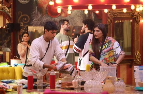 Bigg Boss Live Updates Th October Distribution Of Groceries