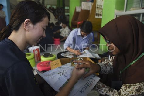 BELAJAR MEMBATIK ANTARA Foto