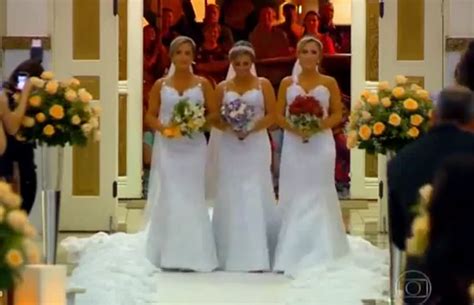 Identical Triplets Get Married On The Same Day