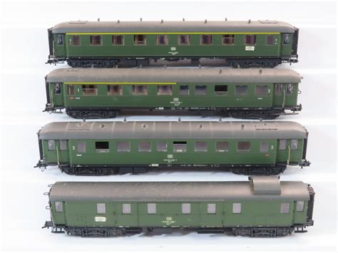 Roco H O A Model Train Passenger Carriage X Axle