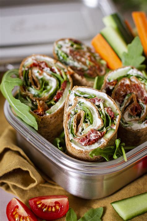 Wrap Röllchen mit getrockneten Tomaten und Rucola Simply Vegan