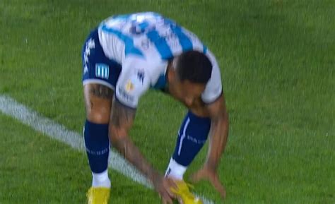 La Frustración De Paolo Guerrero Al Perder Ocasión De Gol En Racing Vs