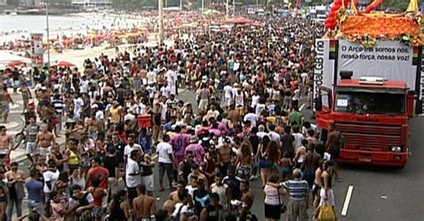 G Irmãos homossexuais celebram a união familiar na Parada Gay do Rio