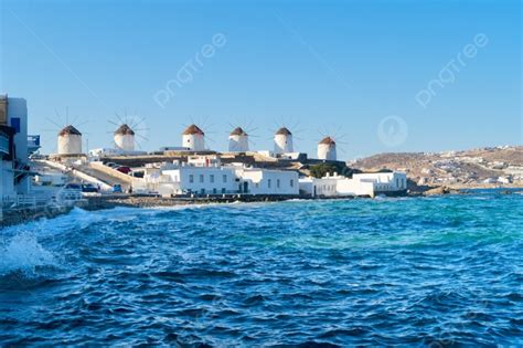 Famosos Molinos De Viento De La Isla De Mykonos Sobre El Paisaje Marino