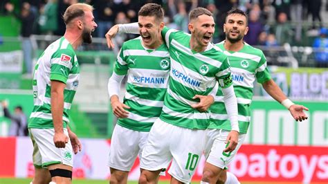 2 Bundesliga SpVgg Greuther Fürth gewinnt gegen den SC Paderborn 1