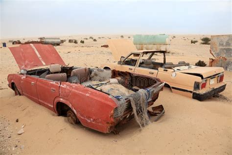 Abandoned Cars In The Desert Stock Photo - Image: 36466450