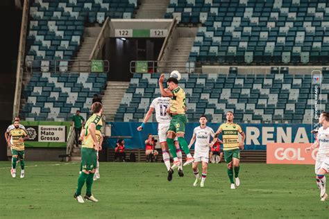 Atuações do Fortaleza nada dá certo e ninguém vai bem em goleada para