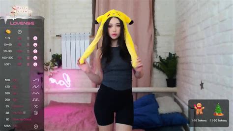 Very Pretty Face Skinny Petite Teen Babe Solo Tease On Cam