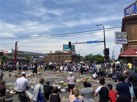 The George Floyd Riots: Minneapolis Tries to Heal (A Story In Photos ...