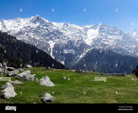 Snow covered mountains of Himachal Pradesh in northern Indian state in the Himalayas Stock Photo ...