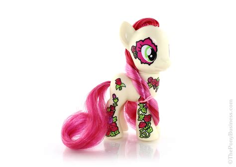 Toys”r”us Ponymania Friendship Blossom Collection Roseluck