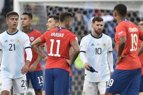 Foto Argentina Vs Cile Wasit Usir Lionel Messi