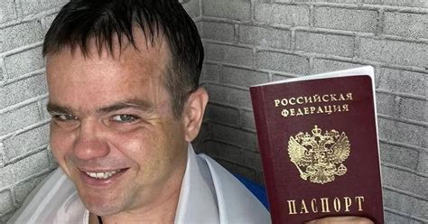 The Mirror: Колишній британський зек і наркоман вербує інших британців ...