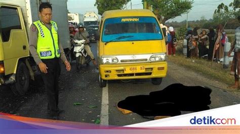 Tabrak Angkot Dari Belakang Pemotor Di Rembang Tewas Seketika