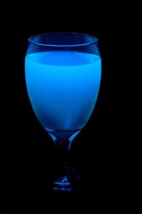 The Roberts' Recipe File: Glow in the Dark Drinks