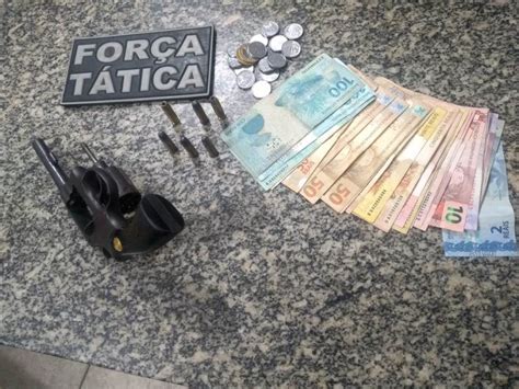 4DZ Patrulha POLICIA MILITAR ATRAVÉS DO 2º BPM PRENDE INDIVÍDUO NA