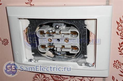 Монтаж двойной розетки на плитку без коробки – СамЭлектрик.ру