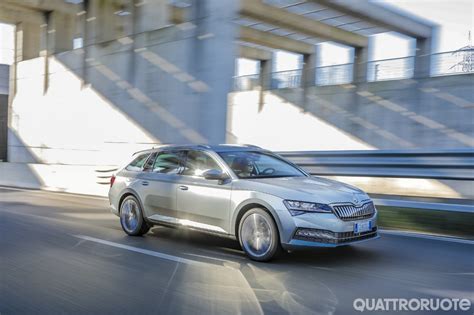 Skoda Superb Dimensioni Interni E Prova Della Wagon Ibrida Plug In