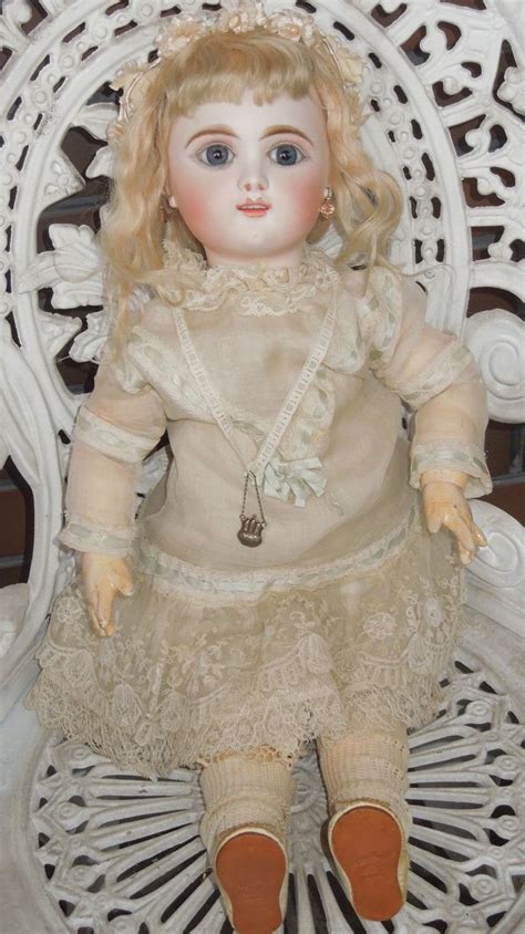 Pin On КУКЛА АНТИКВАРНАЯ Beautiful Dolls Antique Dolls Victorian Dress