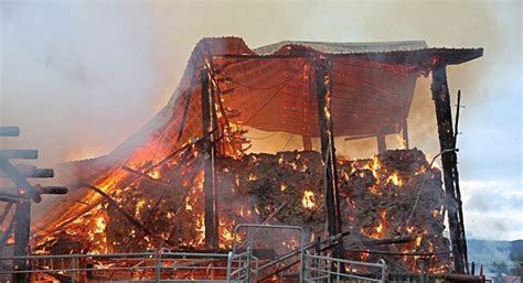 Eisenberg Lieben Gro Brand Auf Landwirtschaftlichen Anwesen