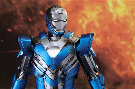 Toyhaven Hot Toys MMS391 Iron Man 3 1 6 Scale Blue Steel Mark XXX 30 Cm Tall Collectible Figure