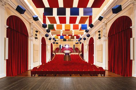 Solutions To Improve The Acoustics Of Theatres And Auditoriums