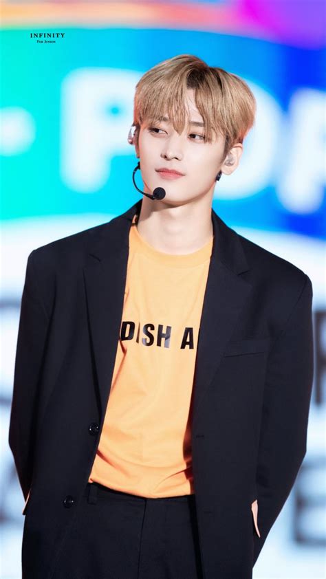 Referensi Outfit Juyeon The Boyz Yang Cocok Buat Hangout