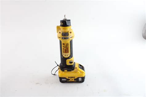 DeWalt Cordless Cut-Out Tool | Property Room