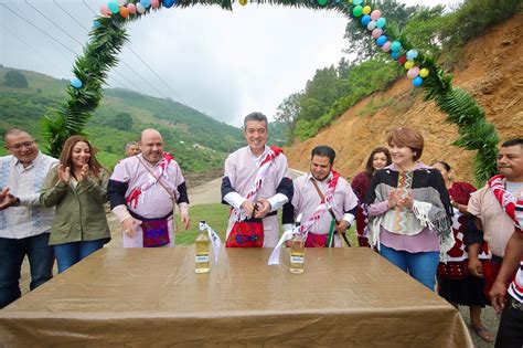 En Chalchihuitán Rutilio Escandón inaugura camino Tzacucum Balunaco y