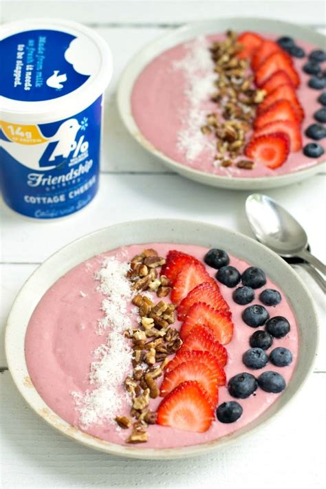 This Cottage Cheese Smoothie Bowl Is Packed With Lots Of Protein And