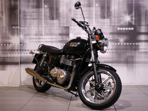 Annunci Moto Triumph Bonneville 865 SE Naked Usate In Vendita