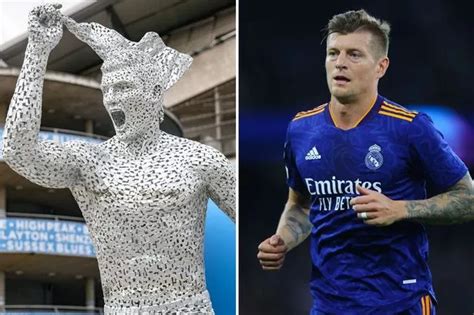 Real Madrid Star Toni Kroos Trolls Man City S Sergio Aguero Statue