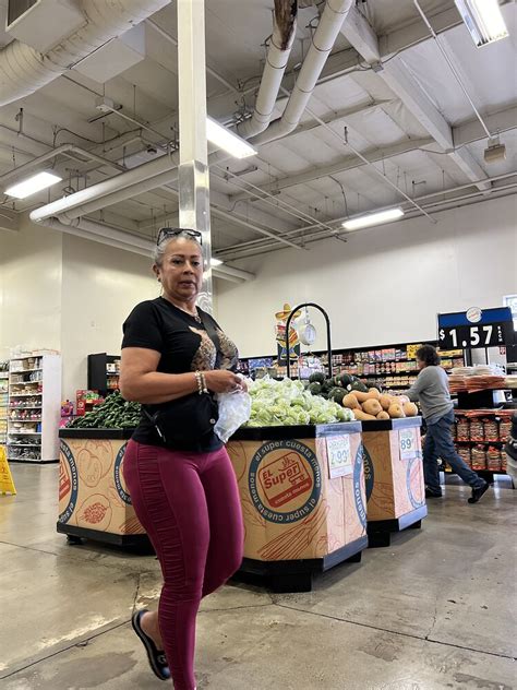 BANGER 10 10 GILF Latina Spandex Leggings Yoga Pants Forum