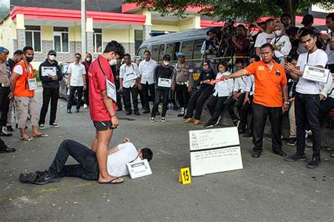 Akbp Achiruddin Anaknya Jalani Rekonstruksi Penganiayaan Peragakan