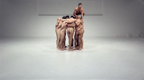 NUDE PERFORMANCE IN ART SHOW 3 ThisVid