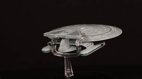 Star Trek Nebula Class Starship Model From Eaglemoss Youtube