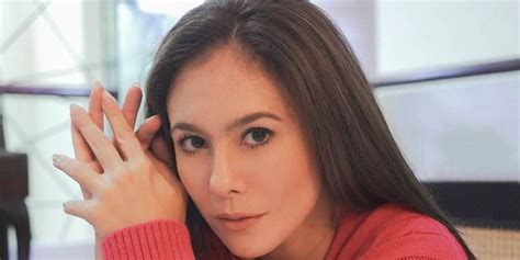 Artis Yang Mendapat Julukan Hot Mom Bukti Usia Cuma Deretan Angka