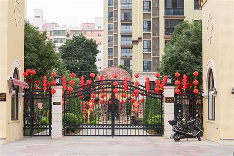 春节小区装饰高清图片下载 正版图片501168208 摄图网