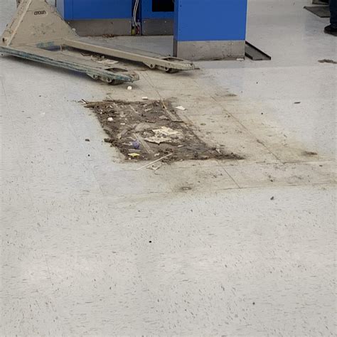 Since we’re are doing a remodel, I get to show you whats under the