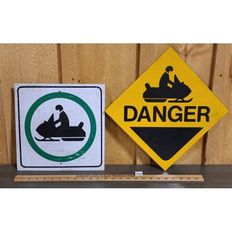 LOT OF 2 - SNOWMOBILE TRAIL SIGNS - 17 x 17 in