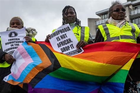 Uganda legge anti gay prevede pena di morte per omosessualità aggravata Sky TG24