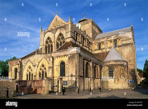 England, Hampshire, Romsey, Romsey Abbey Stock Photo - Alamy