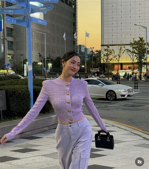 Hội Gen Z tuổi Rồng có style cool Tiểu Vy AMEE đều hot MONO Grey D cũng chất mem còn lại